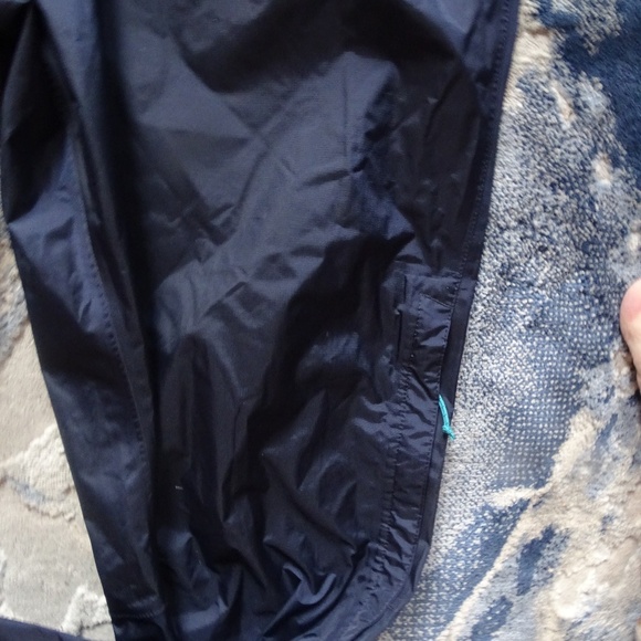 LIKE NEW PATAGONIA H2NO WIND PANTS SIZE LARGE NAVY/TEAL - Picture 5 of 6